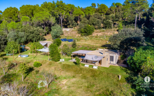 Conscious and Self-Sufficient Living between Monells and Madremanya