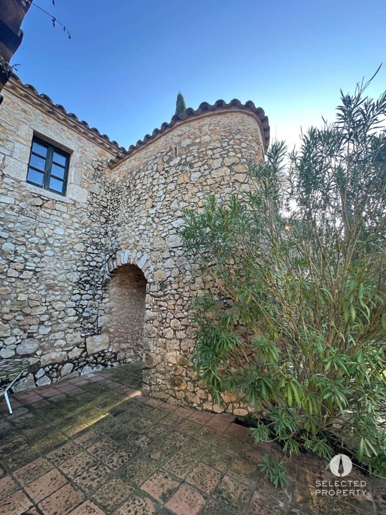 Exclusiva Torre en L’Escala – Una Propiedad Única en Les Corts – L'Escala – country – Foto 16