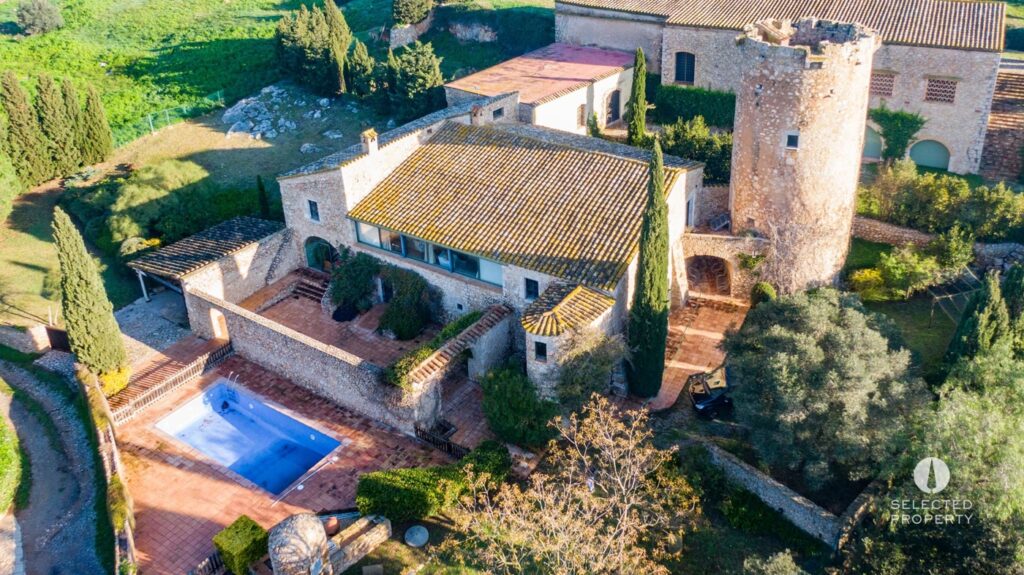 L'Escala · Alt Empordà · Exclusive Tower in L’Escala – Une propriété unique à Les Corts