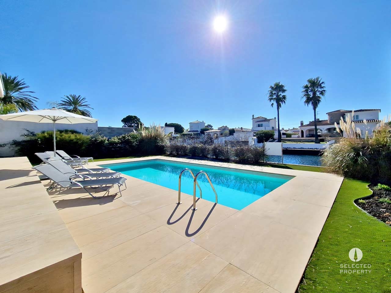 Contemporary One-Level Villa on Grand Canal – Southwest Orientation – Empuriabrava – villa – Foto 5