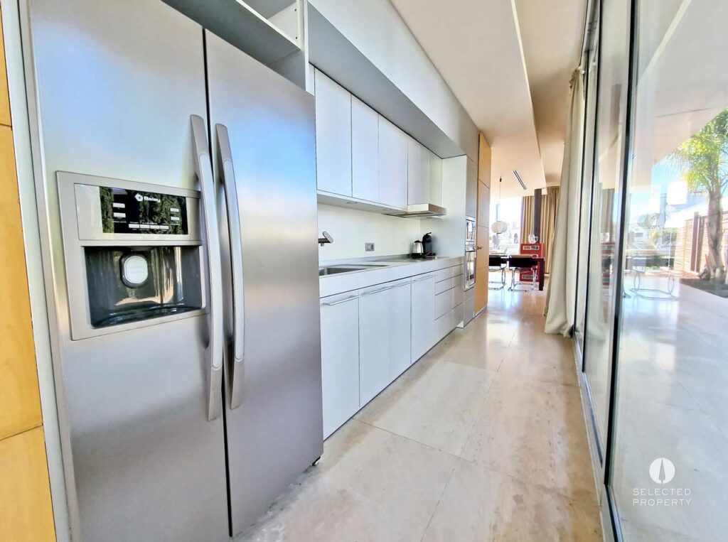 Contemporary One-Level Villa on Grand Canal – Southwest Orientation – Empuriabrava – villa – Foto 14