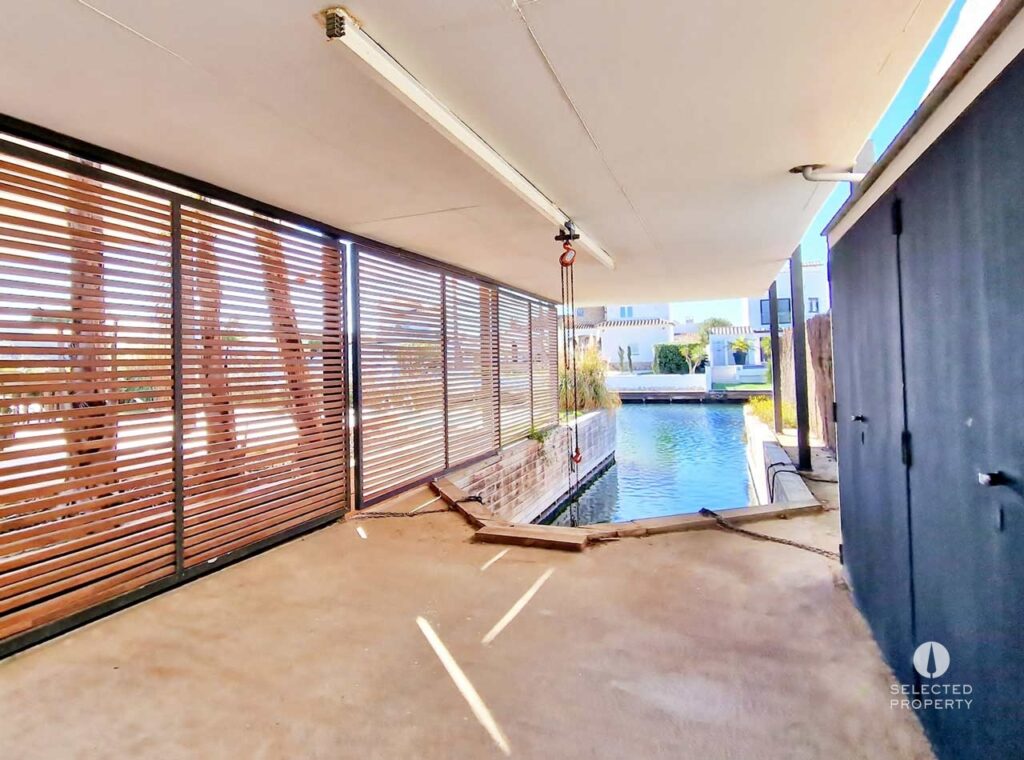 Contemporary One-Level Villa on Grand Canal – Southwest Orientation – Empuriabrava – villa – Foto 3