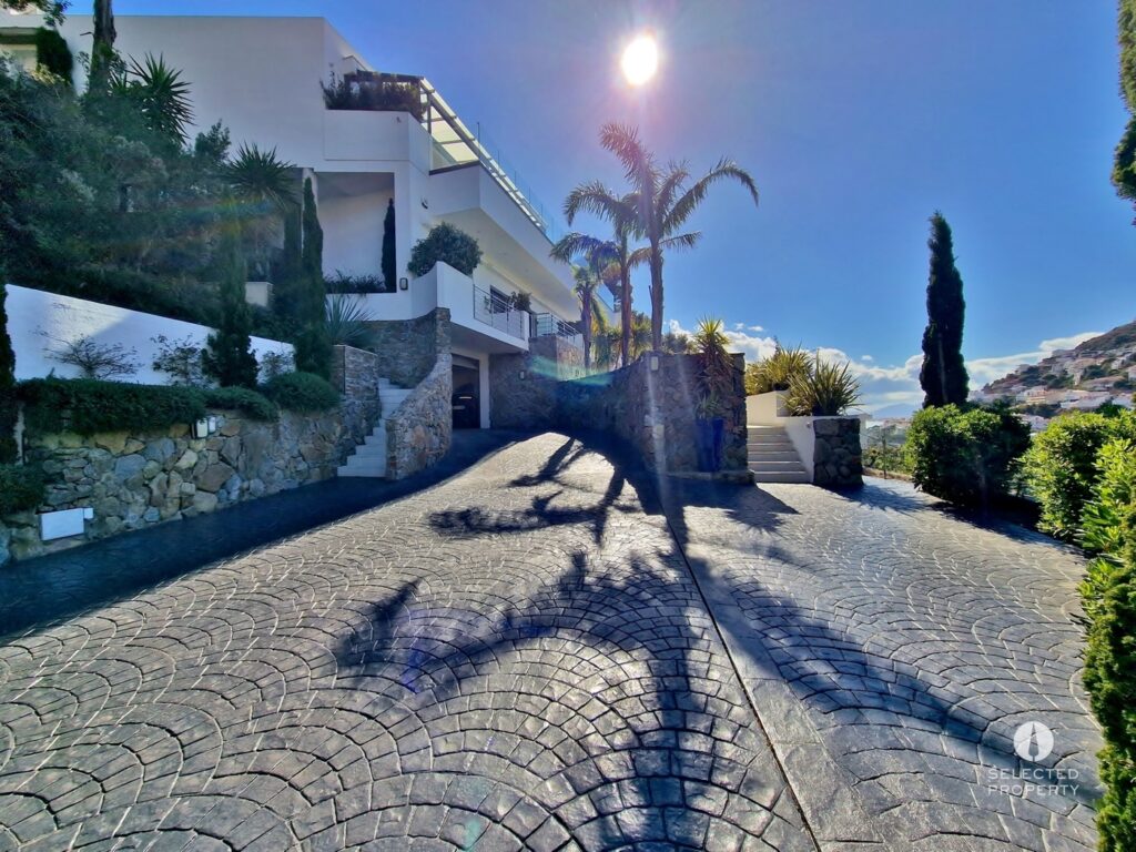 Außergewöhnliche Luxusvilla mit spektakulärem Meerblick, nur 200 Meter vom Strand entfernt – Roses – Foto 59