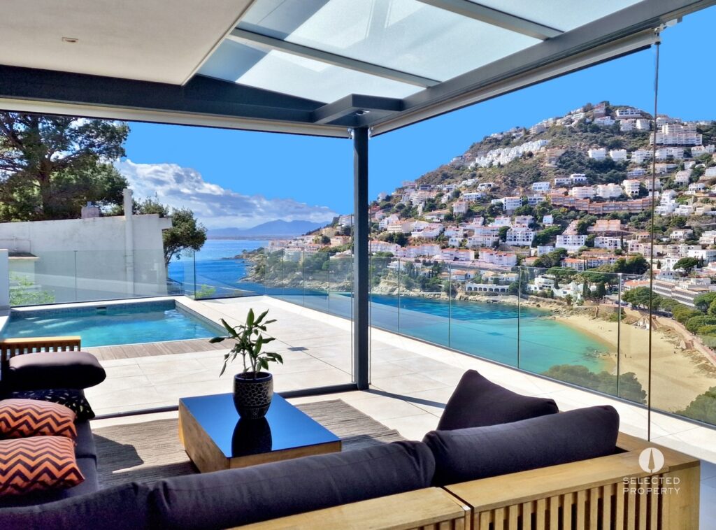 Außergewöhnliche Luxusvilla mit spektakulärem Meerblick, nur 200 Meter vom Strand entfernt – Roses – Foto 9
