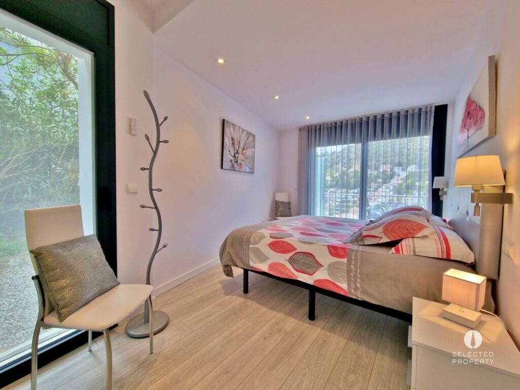 Außergewöhnliche Luxusvilla mit spektakulärem Meerblick, nur 200 Meter vom Strand entfernt – Roses – Foto 45