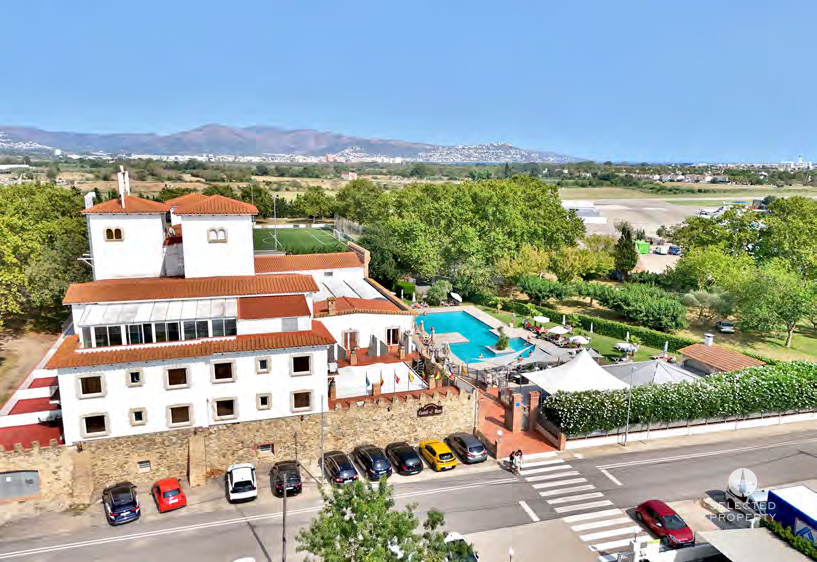 Hotel Castell Blanc – Historischer Charme und Hotelpotenzial in Empuriabrava – Empuriabrava – Foto 2