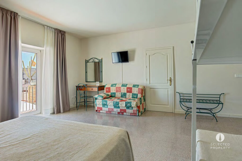 Hotel Castell Blanc – Historischer Charme und Hotelpotenzial in Empuriabrava – Empuriabrava – Foto 19
