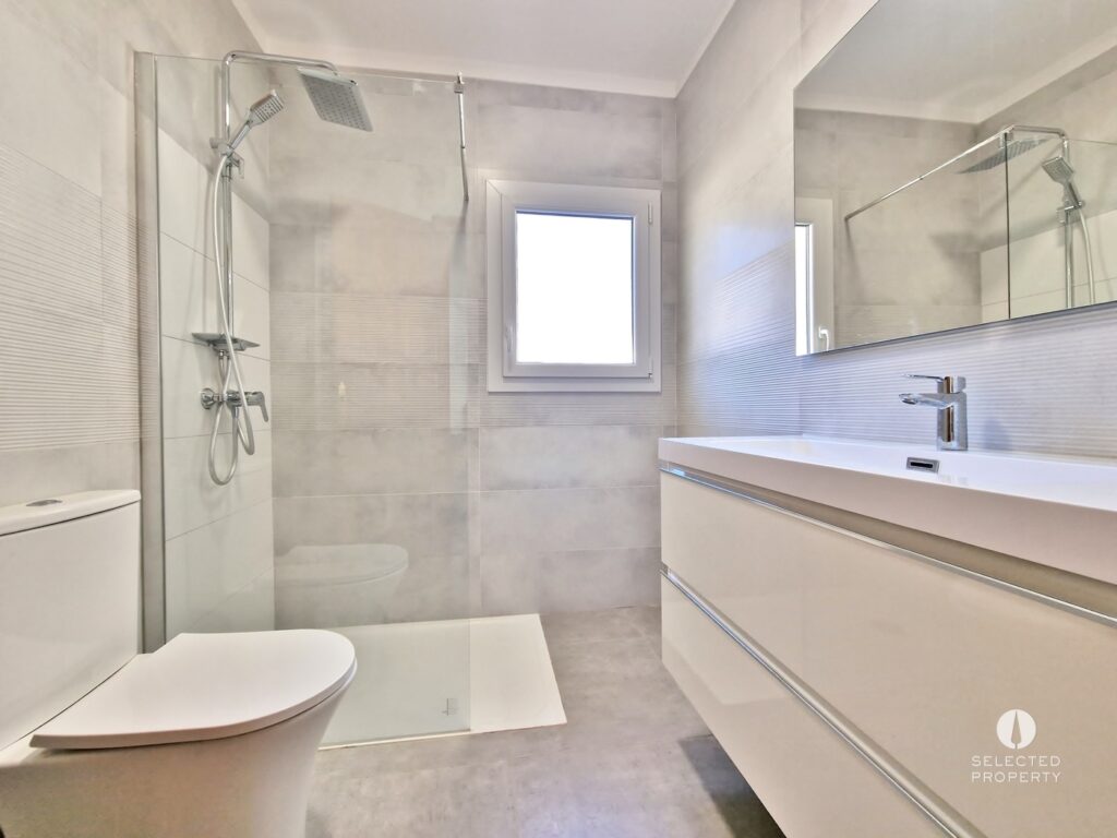 Exceptional Sea View Villa with Infinity Pool and Olive Grove — Fully Renovated, 5 Minutes from the Beach – Pau – villa – Foto 33