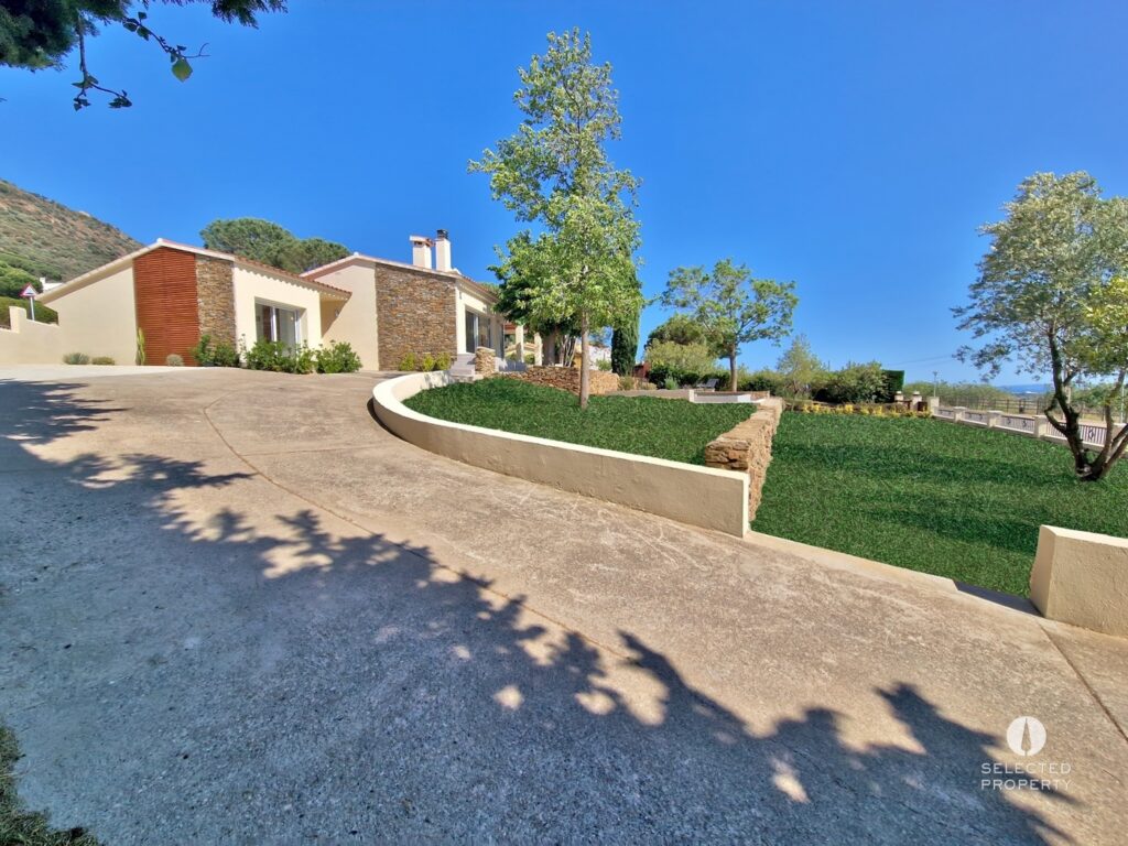 Villa exceptionnelle avec vue mer, piscine à débordement et oliveraie — entièrement rénovée, à 5 minutes des plages – Pau – villa – Foto 16