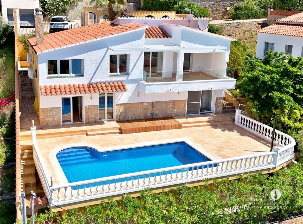 Villa de lujo con vistas al mar en Roses, Costa Brava – Orientación Sur, piscina privada y ubicación exclusiva – Roses – villa – Foto 2