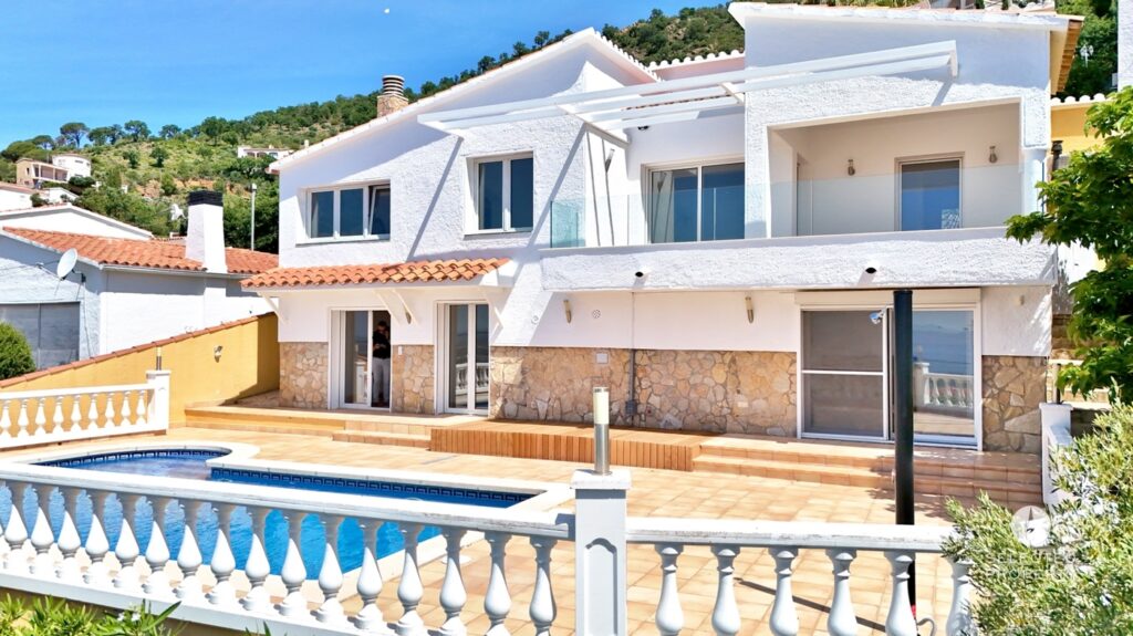 Villa de lujo con vistas al mar en Roses, Costa Brava – Orientación Sur, piscina privada y ubicación exclusiva – Roses – villa – Foto 7