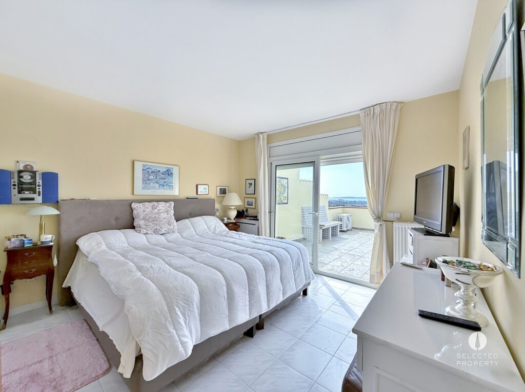 Luxury Sea View Villa Overlooking the Bay of Roses – Indoor Pool, Independent Apartment, South Facing – Roses – Photo 21