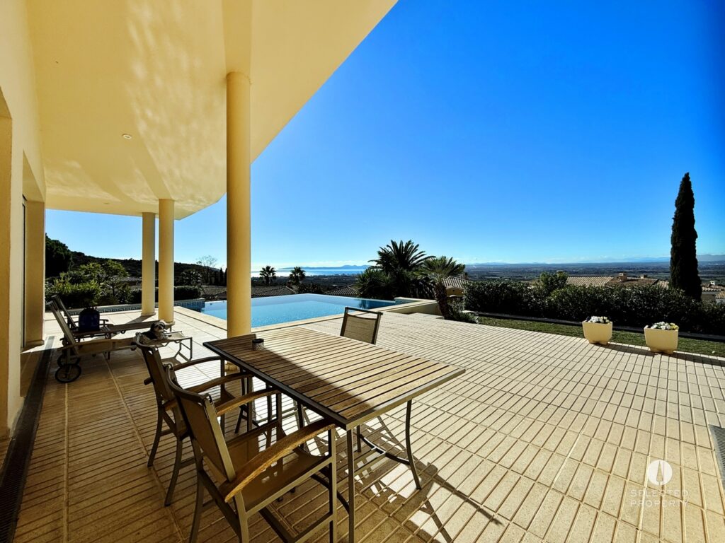 Villa de lujo cerca de la playa – Gran parcela, piscina climatizada y orientación Suroeste – Palau-saverdera – Foto 8