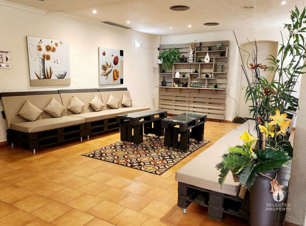 Hotel Castell Blanc – Historic charm and hotel potential in Empuriabrava – Empuriabrava – hotel – Foto 10