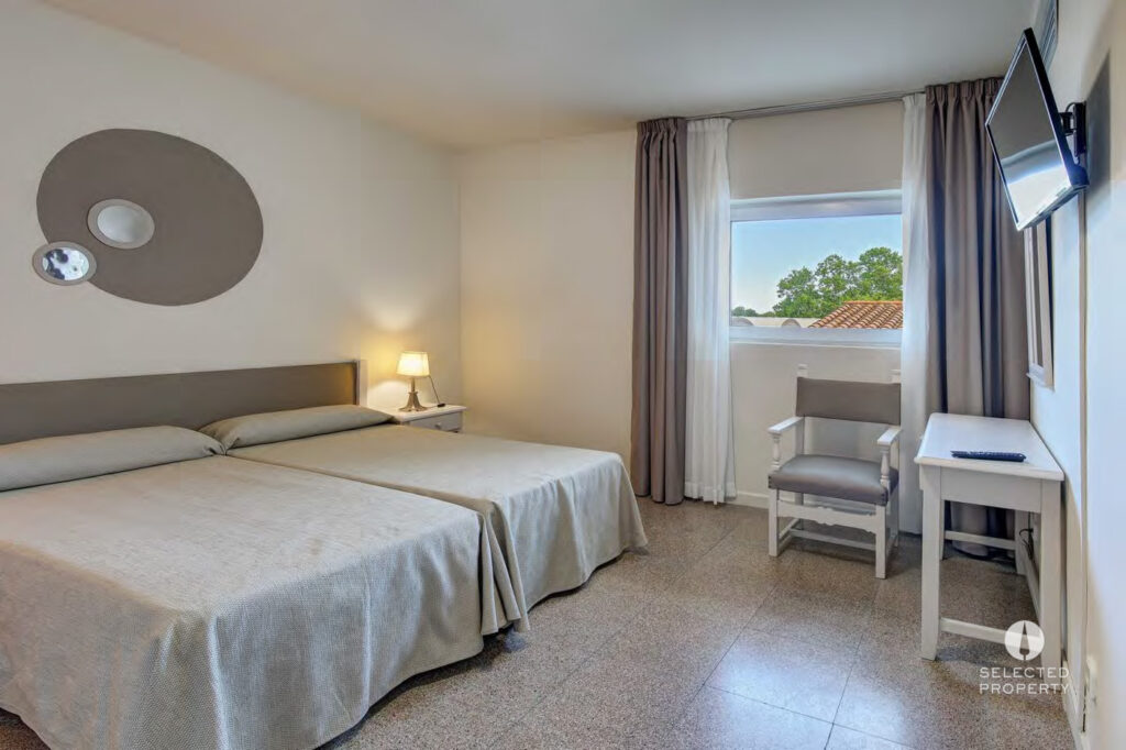 Hotel Castell Blanc – Historic charm and hotel potential in Empuriabrava – Empuriabrava – hotel – Foto 15