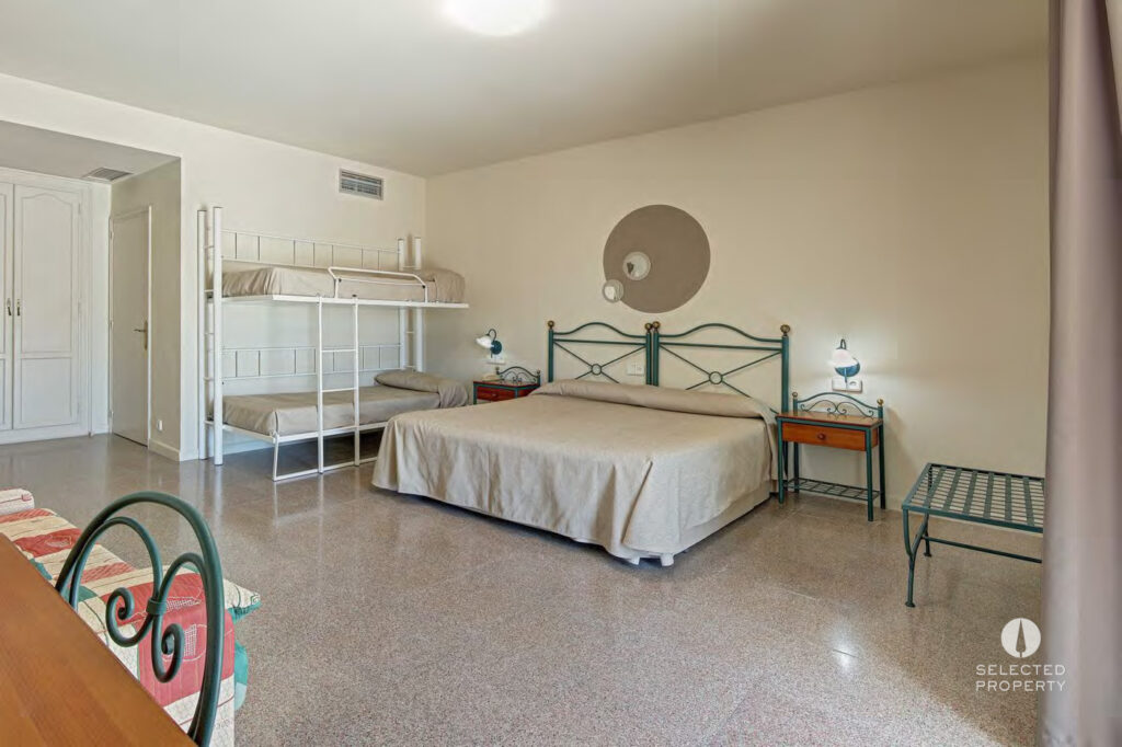 Hotel Castell Blanc – Historic charm and hotel potential in Empuriabrava – Empuriabrava – hotel – Foto 18