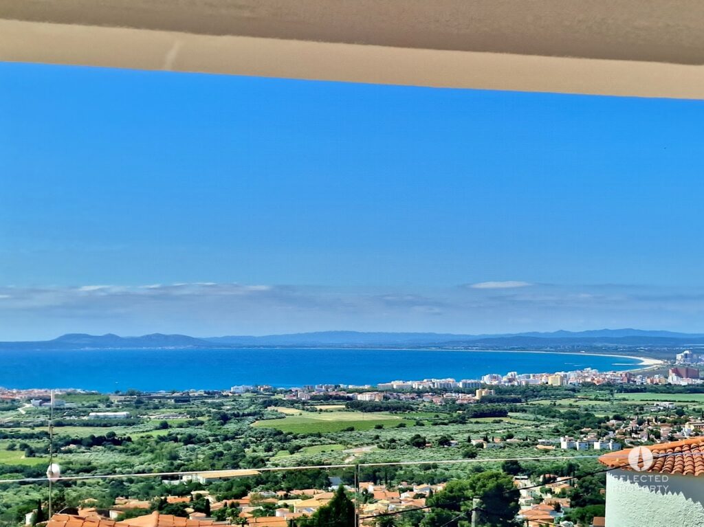 Vil·la exclusiva amb vistes al mar a Roses, orientació sud, piscina privada i aparcament – Roses – Vil·la – Foto 1